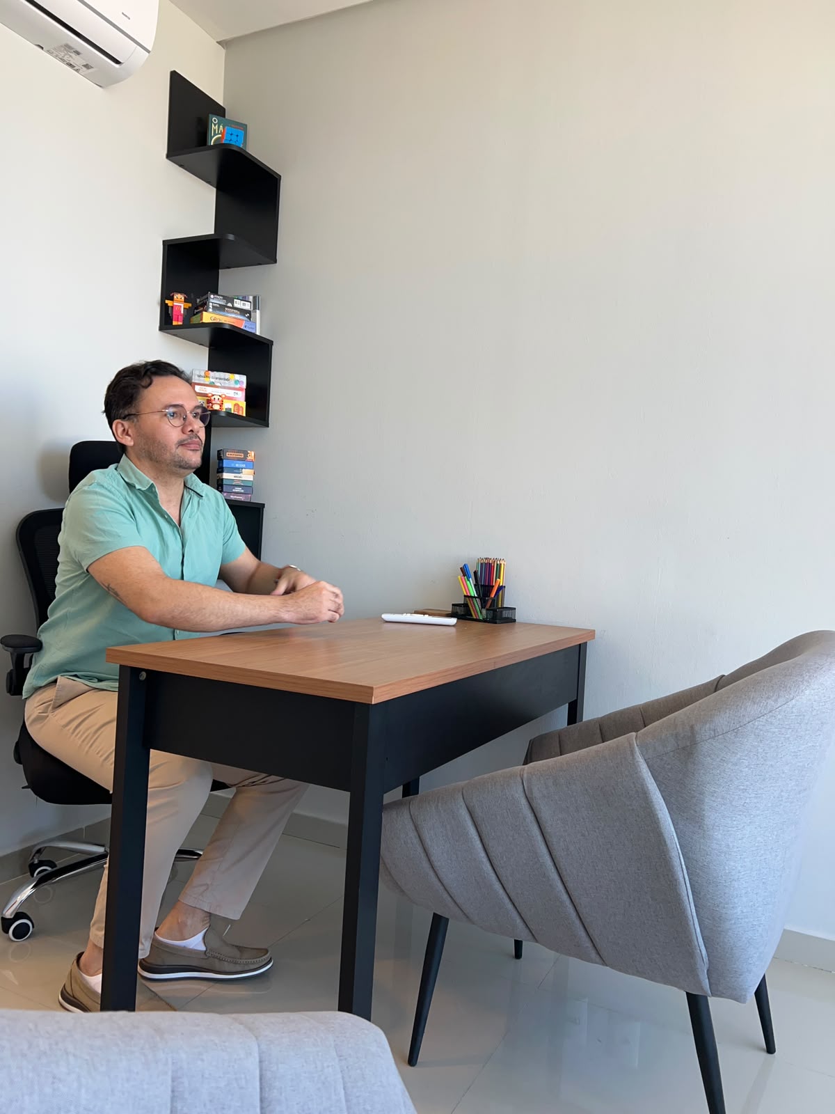 Mesa de trabalho para avaliação neuropsicológica