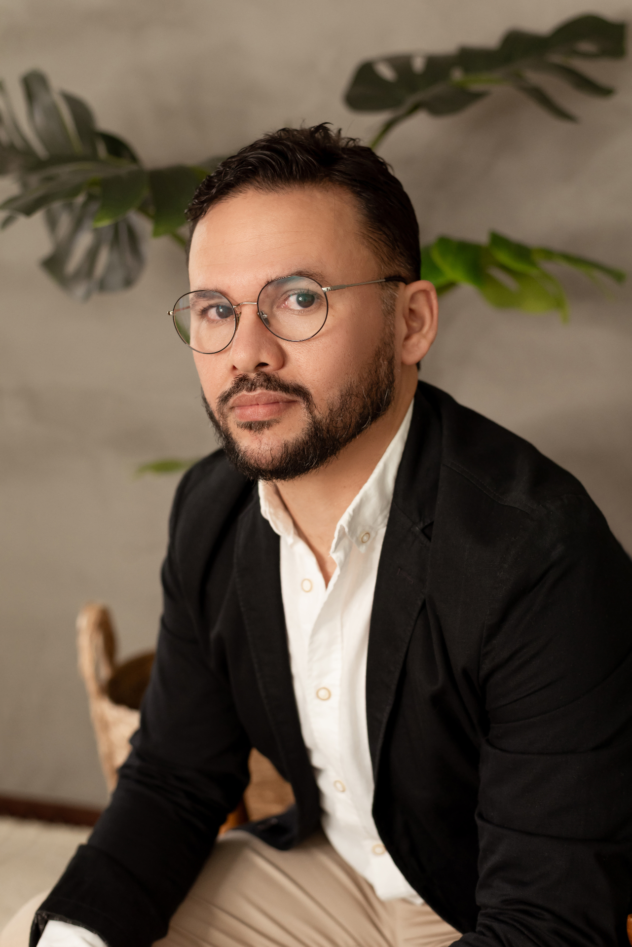 Roberlan Matos em seu consultório